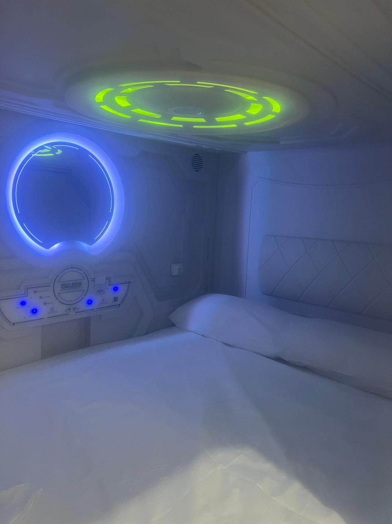 Air Hostel Capsules Airport Gava Bagian luar foto