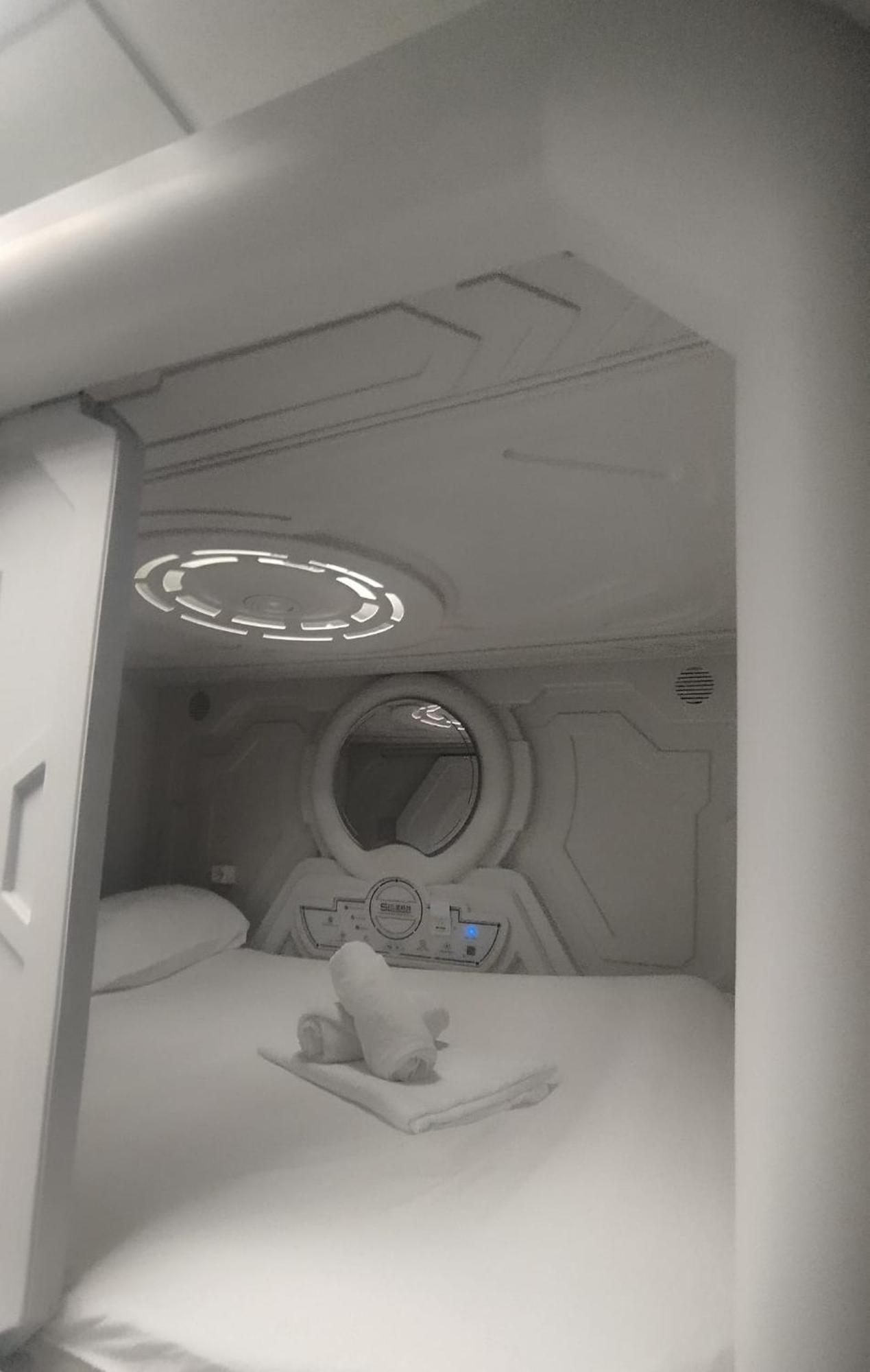 Air Hostel Capsules Airport Gava Bagian luar foto